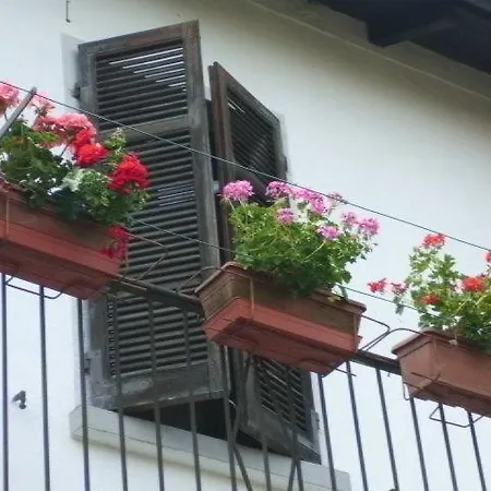 Frühstückspension Al Mutpron Casale Corte Cerro